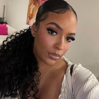 25. pg county raised, htx living. NCAT alumna. ig: @simplyylindsey