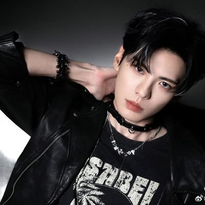 Zhai Xiaowen | Bi Wen Jun ➡️
Chinese Drama + BTS = 💯