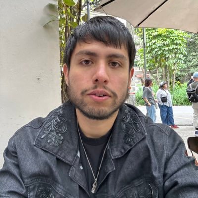 musa de tiempo completo. @oimiento también en el instagram & en el tiktok & así