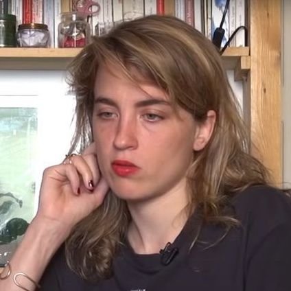 super lesbiana rockera nacional🖤.
23.
escribo poemas en mi instagram: luzdeversos_