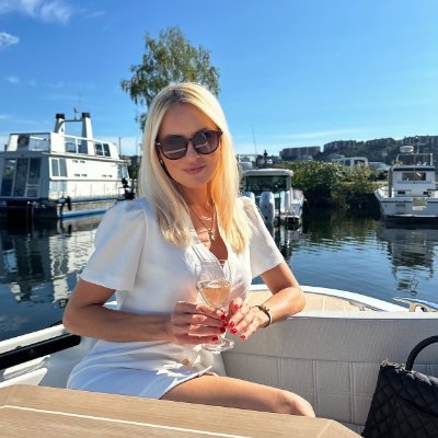 SophiaHase17276's profile picture. Confidence in all that you are doing, your dream is your future, and your future is your life.