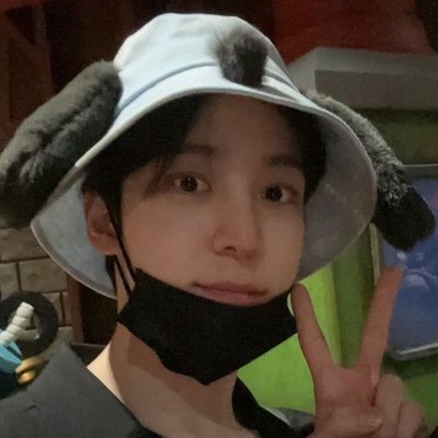 ⋆˚࿔ ꜱʜᴇ/ʜᴇʀ | 28 | no minors (● ˃̶͈̀ロ˂̶͈́)੭ꠥ⁾⁾ | rps + yaoi | yunwoo switch truther | chronically obsessed with mingi ❤︎₊ ⊹ | svt ˚ʚ♡ɞ˚ atz 𝜗𝜚˚⋆.