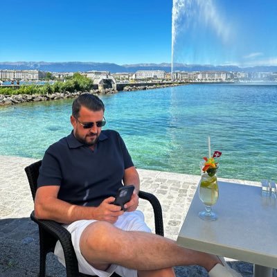 living my best life ❤️💯🥂Explorer of the world, lover of life💯