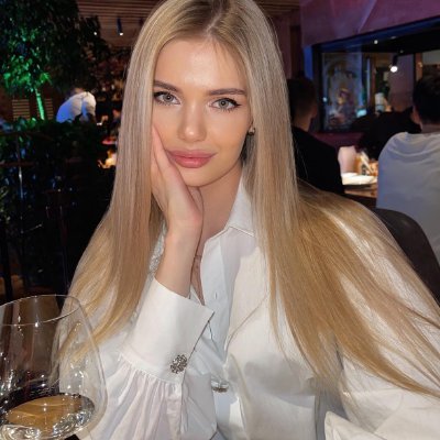 NicoleColl78403's profile picture. Businesswoman | Passionate about golf ⛳ and fashion 👗