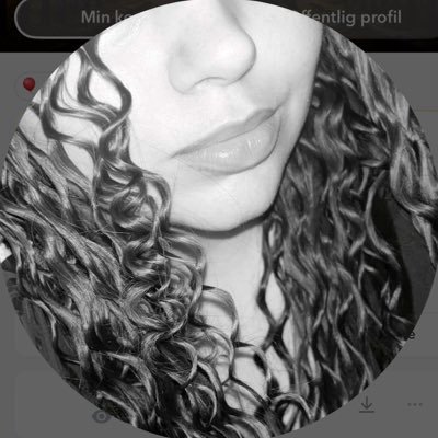 juliefreja1404's profile picture. Hot girls do crypto