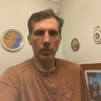 fill cuidador de Milagro del Carmén Plandiura Grospellier i Roberto Hernán Salinas Jaña / Di la PAA y fracasé. No me alcanzó para la UC. nací en 1972.
