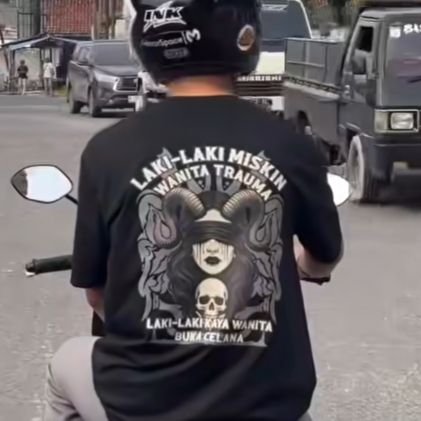 Secangkir kopi hitam penuh makna, yang mengingatkan kita bahwa semanis apapun hidup rasa pahit akan selalu ada.
''JANGAN LAWAN ORANG BAIK ''