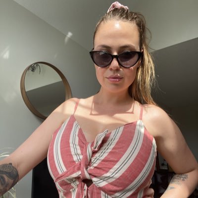 🌹 Luxury Sensual Massage & Private Companionship 🌹 ✨ Where relaxation meets desire… ✨ 📍 Discreet location 🚗 Out-call available