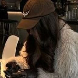 Trauhi610's profile picture. 