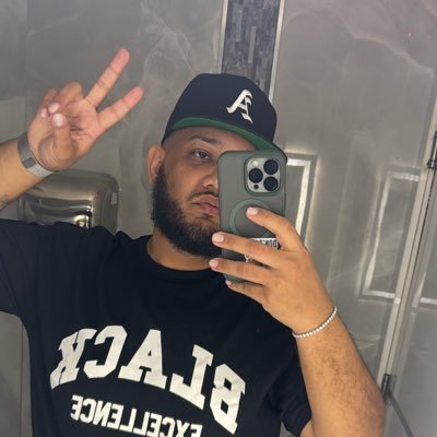 MIAMI streets raised me! 😎💪🏽 IG: @coldthrill_ #RicanChulo #BlackExcellence #305 Now watch how the tables turn 🙃 Future PharmD 💪🏽👨🏽‍⚕️💊