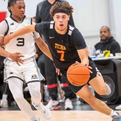 Zachgarth3's profile picture. 6”1 guard c/o 2026