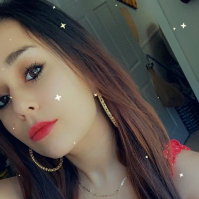 TikTok LIVE Host 🎥 | YouTube Shorts chaos queen 👑 | 8K+ besties strong 💙 | Chasing diamonds, views & the dream 🚀