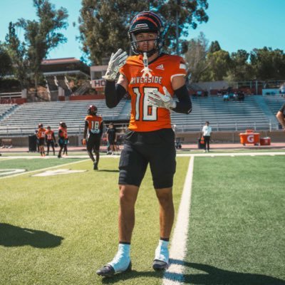 WR @ Riverisde City College | 3.2 GPA | 5’11 180lbs | Cell 909-757-4596 | #1 JUCO IN NATION