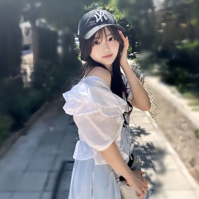 居酒屋店員22才。仕事以外でもお酒好きで毎日のように飲み歩いてます。彼氏いたら最高だけど残念ながら独り身。時間がある時にたまにピンサロでもアルバイトしてます。えちな事にはわりと積極的です。