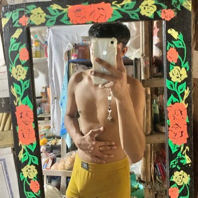 I'm junnieboy🤦🏻♂️5’4 height🧍🏻pisces♓️ Ambivert ✨blackpinkfan🖤🩷fav color green💚musicophile🎶 coffee is life☕️