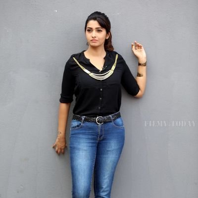 A Devotee who got Awestruck by the structure & shape of our Gorgeous beauty Priyabhavanishankar. This page is dedicated for all who wants Priya in dreams daily.