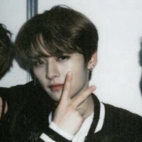 lone1yst_'s profile picture. 