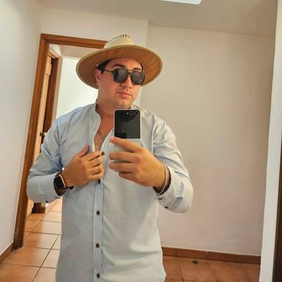 Im_ChristianE's profile picture. 🫠