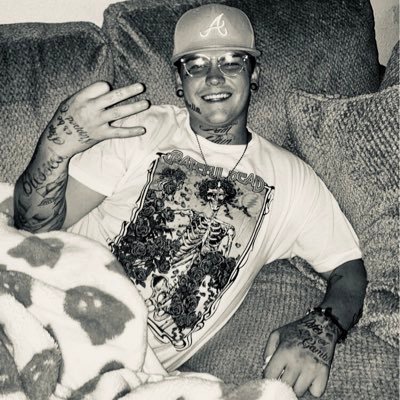 J_2tone01's profile picture. ⚠️ 24