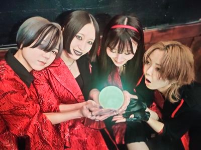 始発待ちアンダーグラウンド応援用アカウントです!(非公式)
メンバーや楽曲・ステージが少しでもお好きな方はお気軽にフォローください✨
⚠️⚠️2024/11/21(木)渋谷club aisiaワンマンライブ無事終演⚠️⚠️
※終(S)電(D)逃し(N)野郎(Y)共=ファンの愛称(略称:SDNY)※
ポスト拡散大歓迎👍