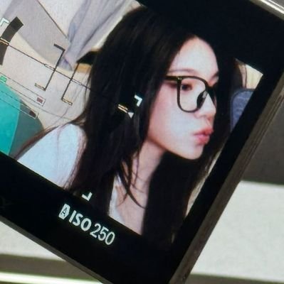 yvixvz's profile picture. 