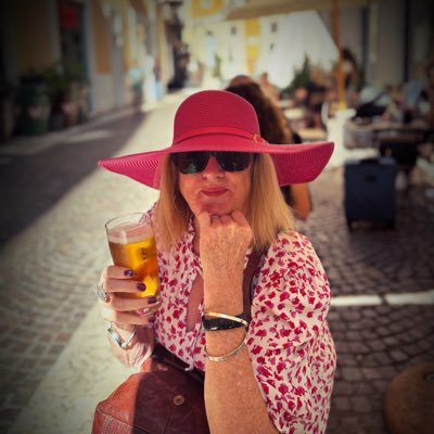 30 years served #6244, 5 years waitressing, part time retail, now semi retired, raconteur and amateur writer - laughs and talks a lot! Also loves to travel 🌍