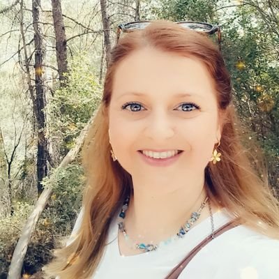 ( Sevgi Kelebeği ) SEVMEK ; Kelebeğin Bir Çiçek Yaprağına Kondurduğu Öpücüğün Zarifliğidir...
