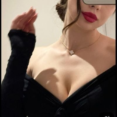 nova260519's profile picture. Unleashing gaming prowess with a touch of glam.👾🎮