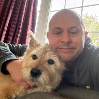 tansstfc's profile picture. Swindon Town FC, Banbury United and New York Knicks fan. Ex Fire Service. PTSD sufferer. Views my own. #clemitstime 🍊🍊