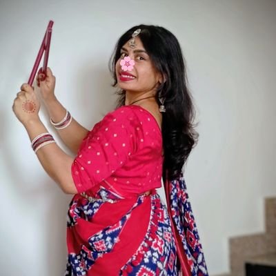 Nationalist. Bhāratha Jananiya Tanujāthe ya puthri. a girl who Coddiwomples. My country gave me both good and bad, fighting out the bad while enjoying the good.