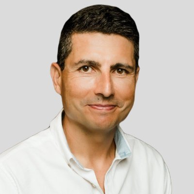 Ayudo a las empresas a entender el valor de integrar los robots con inteligencia artificial. Los robots humanoides son el futuro, sígueme para descubrirlo