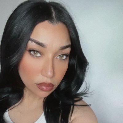 Soft but untouchable. Loving but guarded. Peaceful but not to be played with... Everlasting angelic glow With a hint of Don't fuck with me.