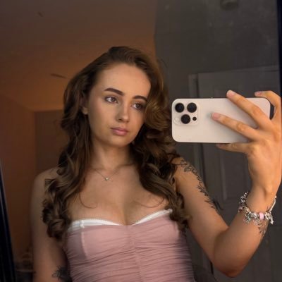 annieejonesx's profile picture. 