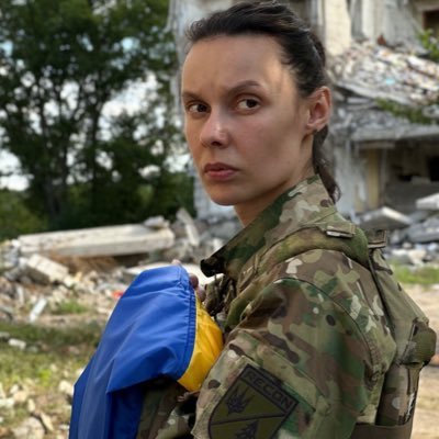 Гордий український волонтер, який бореться за свободу та демократію моєї країни.Стійко стою проти агресії та захищаю наше майбутнє. #УкраїнаСильна #Волонтер🇺🇦