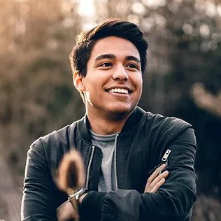 ItzVRamesh's profile picture. Stop chasing the money and start chasing the passion💯