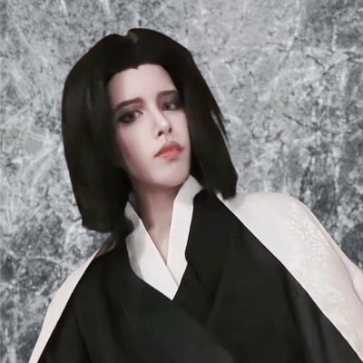 sisterofsmile's profile picture. นักเขียน นักอ่านและนักแปล หลงอยู่ในแดนกูซูจนวีซ่าหมด ส่องความเป็นไปของห้าสำนักตลอดเวลา คัดกฎตระกูลหลานเป็นงานอดิเรก ถูกจือเตียนฟาดบ้างเป็นบางเวลา