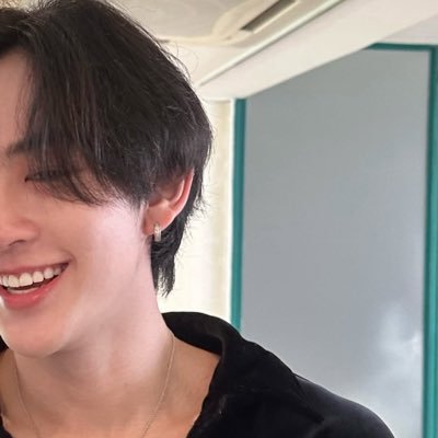 lxxellz's profile picture. @̶ 🍀 / luv khunhe ᜊ rt  𓈒 ⸝⸝ ྀི ( 🤳🏻 𓇼 .ᐟ )