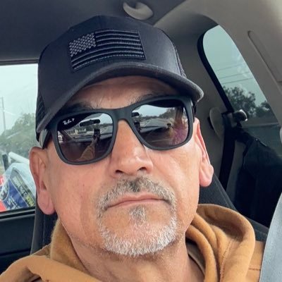✝️ GOD 🇺🇸 COUNTRY ❤️FAMILY Born and raised in Florida. Retired Army Veteran! 1994-2016. 🚫 DM