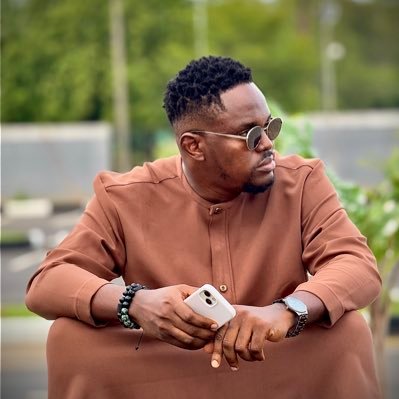 Beehive, M D, Blood Donor, former NSU 🇺🇦 president, ArsenalFC, Family1st, IgboBoy, 🎶 Lover, Brother 2 Nono & Zizi, Retweets ain’t endorsements