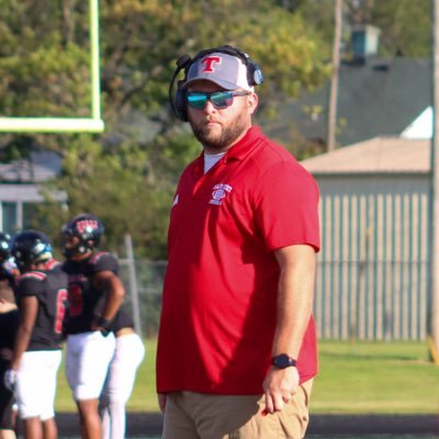 Husband to RaeAnn | History Teacher | OL Coach @TCCardinalsFB | @CvilleTigersFB Alum