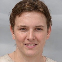 valentinatravin's profile picture. Tweets = my therapy.