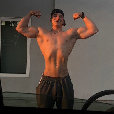 WorshipAlphas_'s profile picture. I love Findom and I love showcasing true Alphas and their conquests. Follow, tag and DM me to be featured. PFP and featured King @gavin_croghan🤑🦶🏻💪🏻🤴🏼