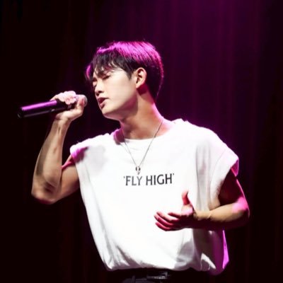 hirotofujii_sol's profile picture. 初めまして大きく翔くと書いて藤井大翔です🕊️ ________世界中に音楽と言葉を届けることが夢です💫__________