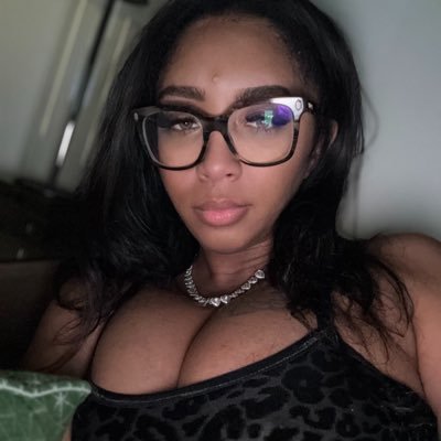 IG- ChrissyLaBleu - Cheyney 💙 🤍 - Iota Sweetheart 🤎 💛 - Sneaker/Lego Lover