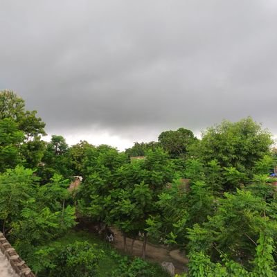 जटा टवी गलज्जलप्रवाह पावितस्थले गलेऽव लम्ब्यलम्बितां भुजंगतुंग मालिकाम्। डमड्डमड्डमड्डमन्निनाद वड्डमर्वयं चकारचण्डताण्डवं तनोतु नः शिव: शिवम्