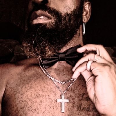 🎶 He was freaky like a Taurus...the way he handled me ♉️. I’m a Thick 🔝 , Nudist/Nature Boi/Body➕Advocate. #thickkings #nippleworship #bear #couplesplay
