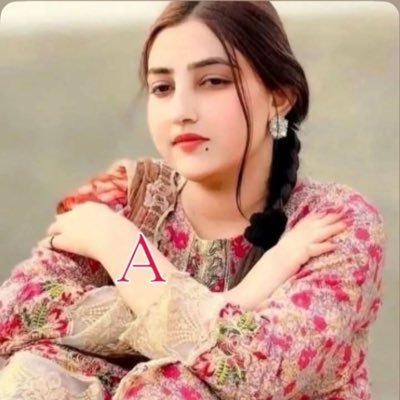 شيخَة وبِنت شَيخ وَأخُوي بعد شَيخ ، ومَاني منِ اللّي بِالمَلايين شاخُو ، مطْنُوخة بالفِطرة وقُومِي مطَانِيخ ، ماهُم منِ اللّي بالشَّدايِد تراخُو⚔️🇸🇦