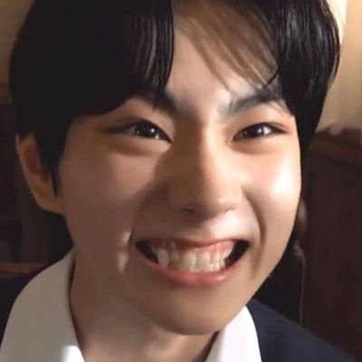 Yjjong9_9's profile picture. 다행 행(幸)
복 복(福)