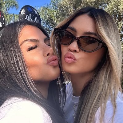 *ੈ✩‧₊˚ ʟᴇꜱʙɪᴀɴᴀ, ꜱʜᴇ/ᴛʜᴇʏ ୭ ˚. ᵎᵎ @kehlani @yerimua @sosaisbacc ᵎᵎ °˖➴ #1 ʜᴜᴅᴀ ᴅᴇꜰᴇɴᴅᴇʀ ♱
