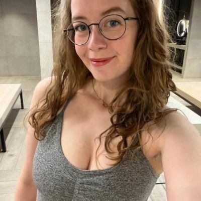 Tall-ass girl or tall ass-girl? bit of both . main account
@_tallassgirl